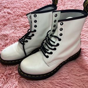 WHITE DR.MARTEN BOOTS